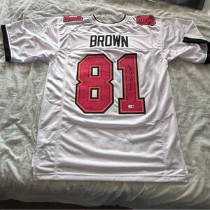 Antonio Brown Tampa Bay Buccaneers autographed jersey. Beckett certified